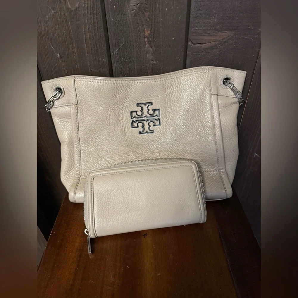 Tory Burch height 5”